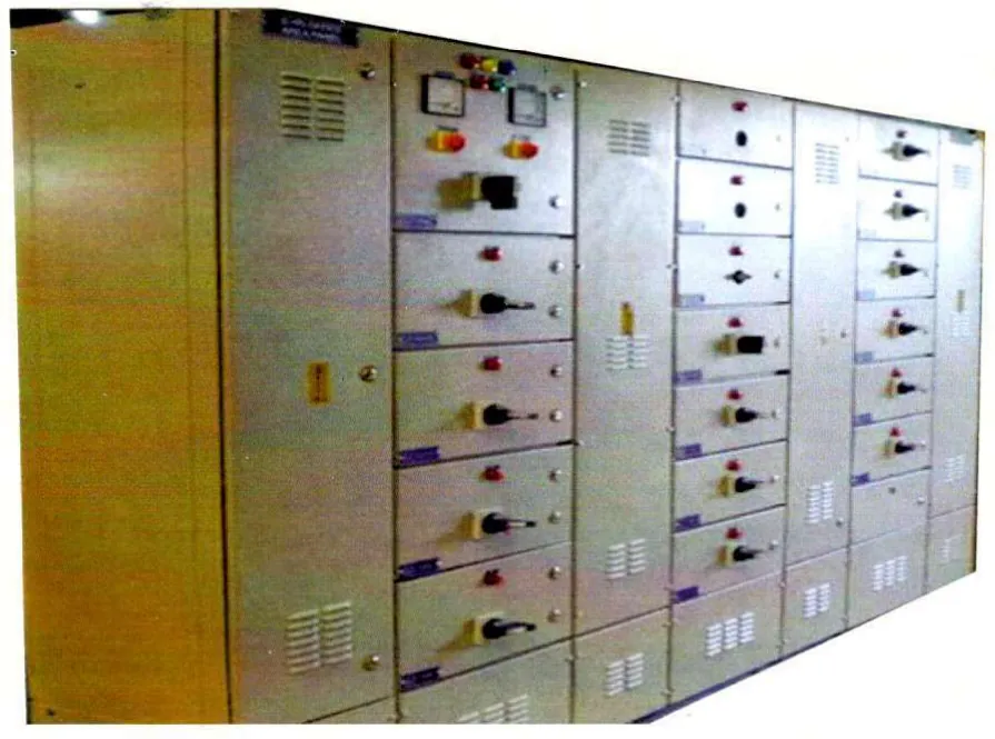 Cubicle-type LT panel with incoming and outgoing feeders
